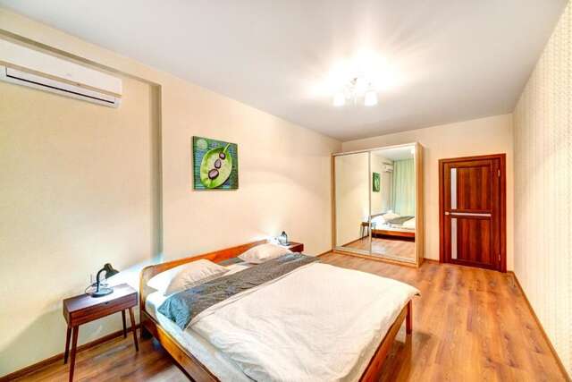 Апартаменты Apartments near Ocean Plaza Киев-19