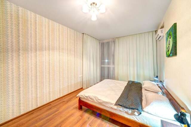 Апартаменты Apartments near Ocean Plaza Киев-20