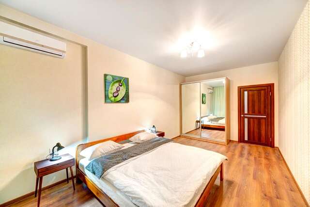 Апартаменты Apartments near Ocean Plaza Киев-10